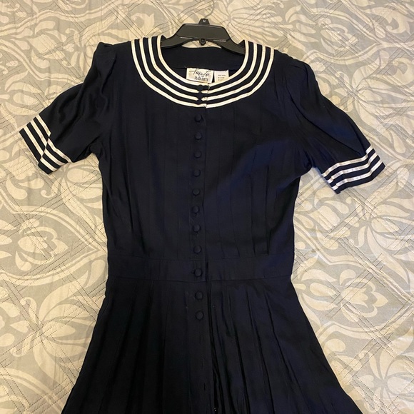 Dresses & Skirts - Dress